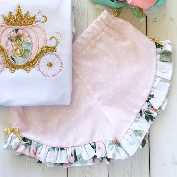 Gorgeous princess outfit for girls, toddlers and babies. Gold crown covered in glitter pink flowers customized with full name. Ruffled pink petal shorts are perfection!