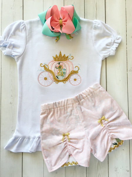 Gorgeous princess outfit for girls, toddlers and babies. Cinderella -like carriage done in pink petals, topped with gold glitter crown. Floral peek a boo shorts are perfection!