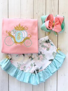 Gorgeous princess outfit for girls, toddlers and babies. Princess carriage topped with glitter crown customized with first initial. Floral ruffled shorts are perfection!